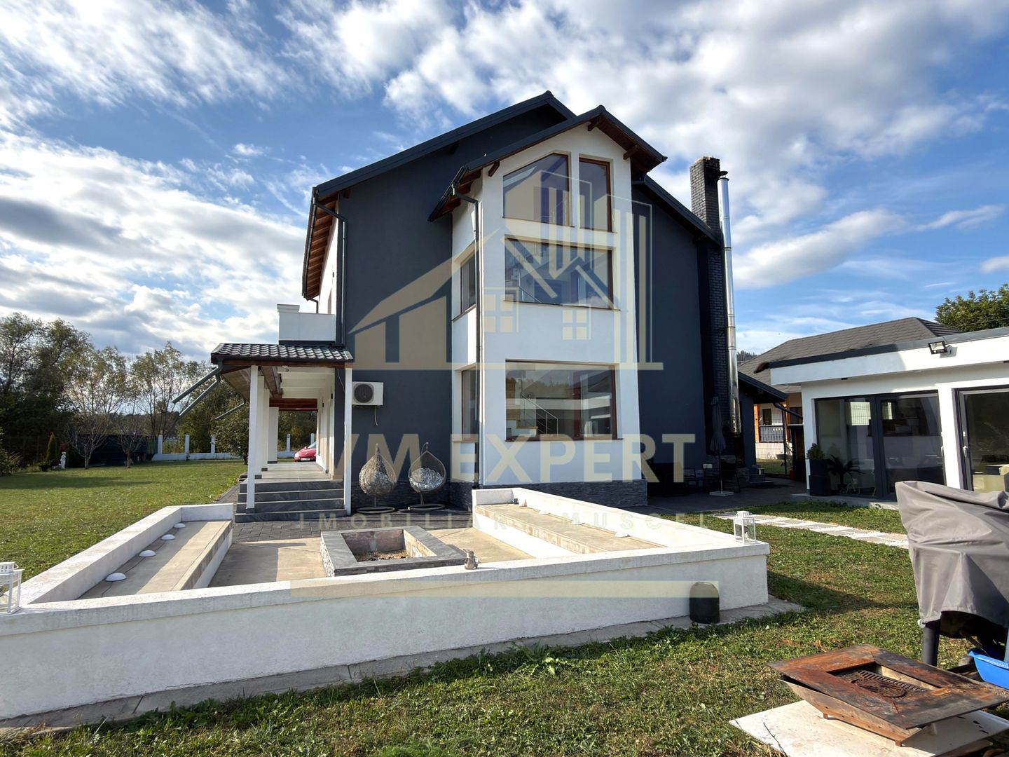 CASĂ 5 CAMERE TEREN 1600 MP CAMPULUNG - Poză 8