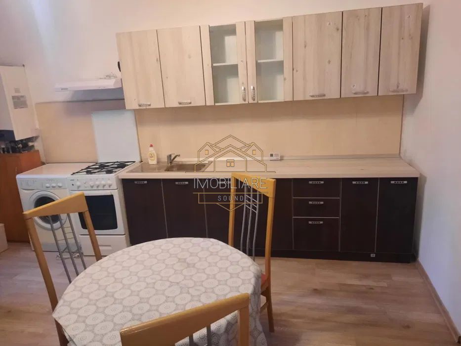 Apartament cu 3 camere de închiriat în zona Centrală - Poză 6