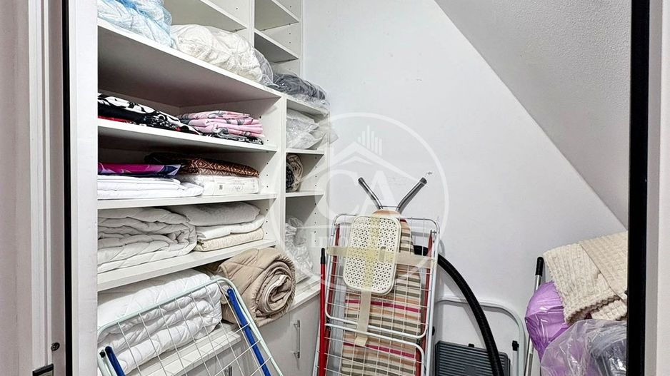 Casă de închiriat cu 3 camere în zona Centrală, Oradea. - Poză 10