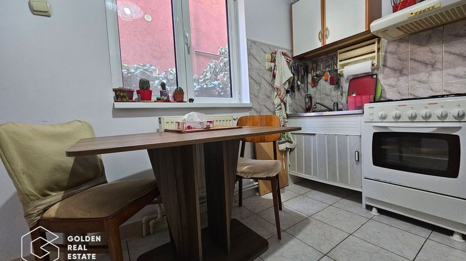 Vila individuala, centrala situata intre Dudesti si Dristor, 5 camere - Poză 8