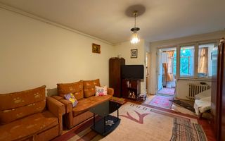 Garsoniera la etaj intermediar | 28 mp | zona Vivo - Poză 1