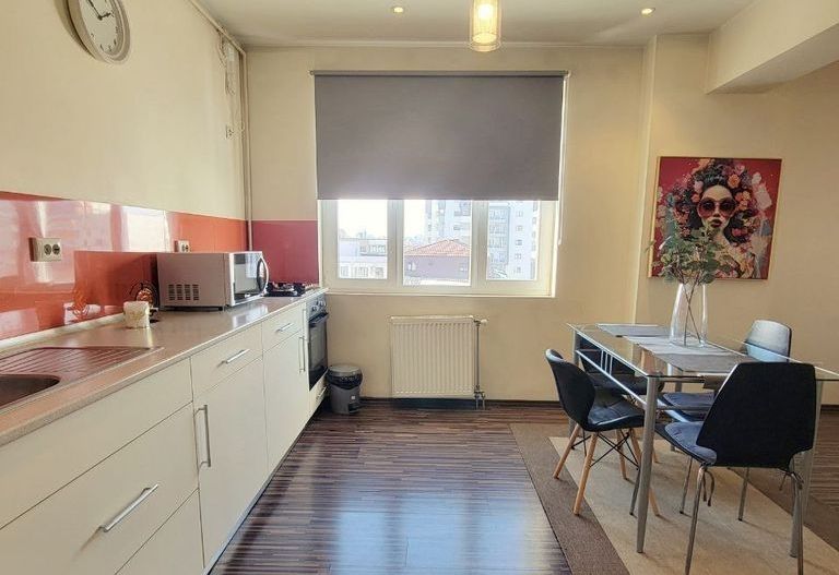 Închiriez apartament 2 camere, Decebal, openspace, parcare inclusă - Poză 4