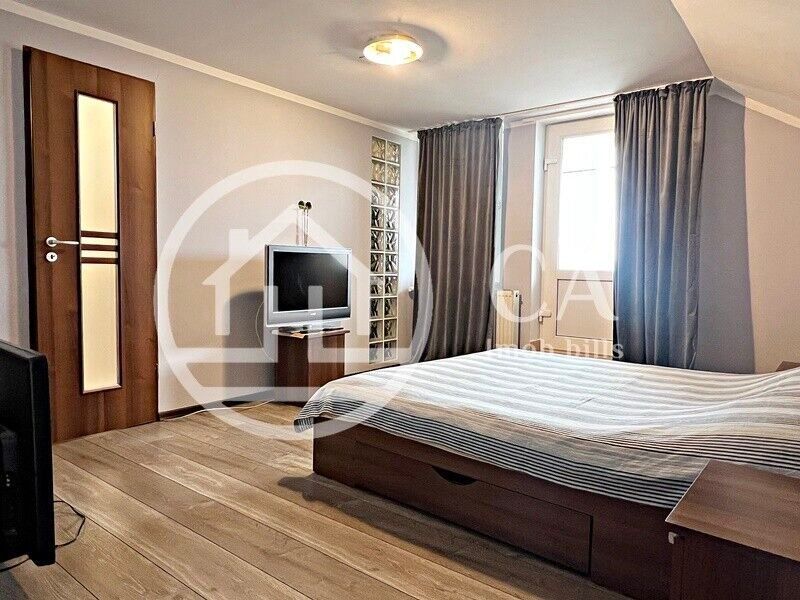 Apartament tip Penthouse de vanzare cu 3 camere in zona Dacia, Oradea - Poză 3