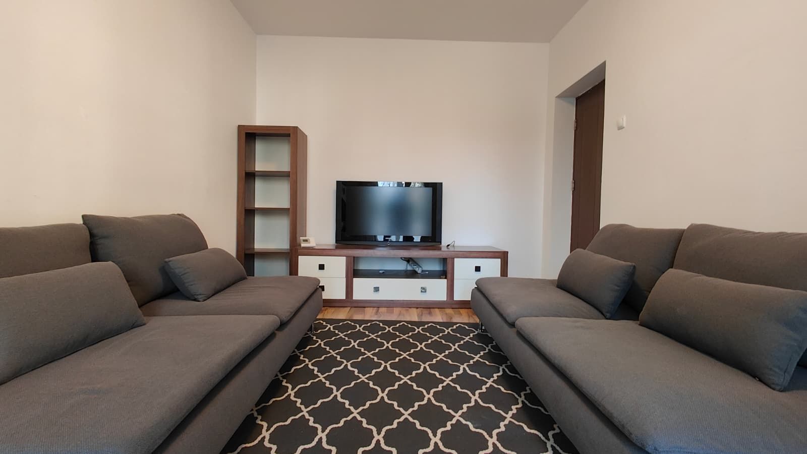 Floreasca – 2 camere decomandat, centrală proprie, balcon - Poză 5