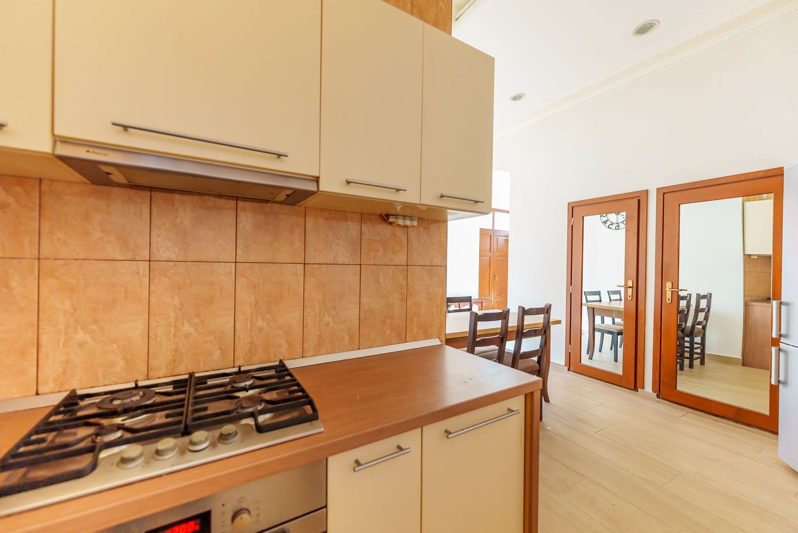 Apartament ultracentral pe Episcopiei - Poză 5