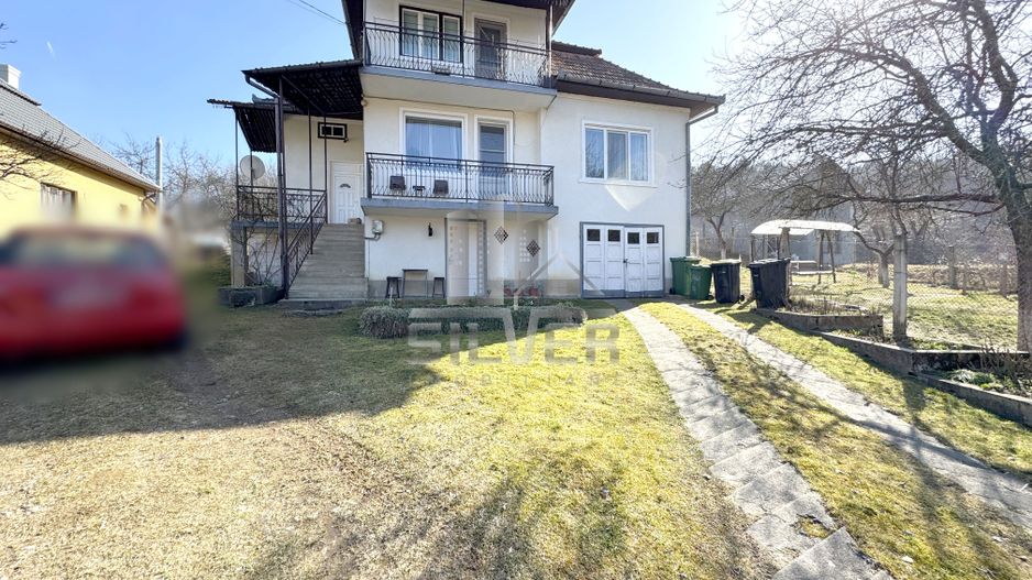 Casa pe 3 niveluri cu teren de 1900 mp in Com. Baisoara. - Poză 1