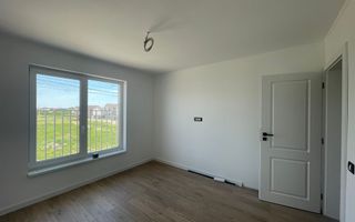 Duplex spațios cu teren generos-Moșnița Veche - Poză 13