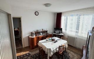 Apartament 3 camere , 60mp, Etj 2/3 - zona Râșnov/ISR - Poză 1