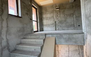 Casa la rosu in Peris - Poză 8