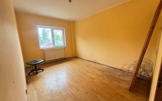 Apartament cu 3 camere decomandat - Poză 2