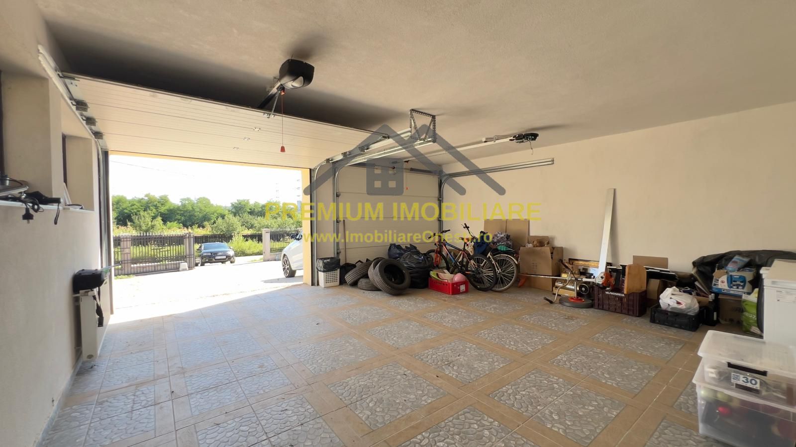 Vilă P+M cu teren de 4.200 mp + Garaj - Onești - Poză 31