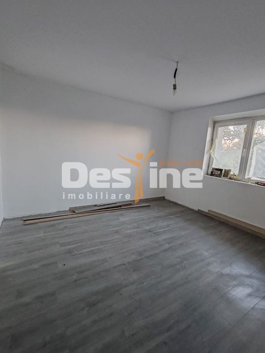 Imobil compus din casa si 1800mp teren in Suburbia Brodoc, judet Vaslui - Poză 7