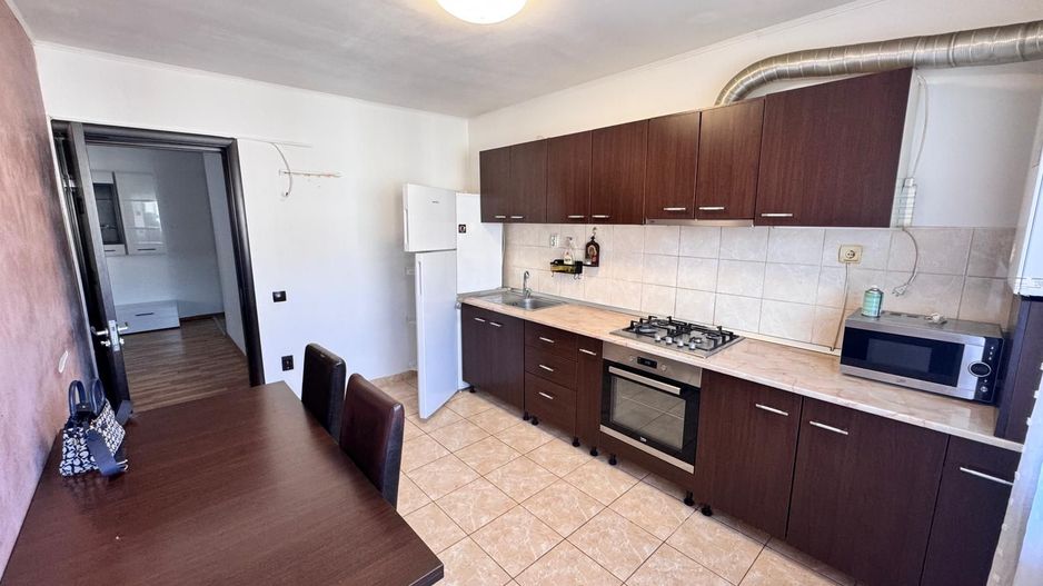 AP. 2 CAMERE- PARCARE INCLUSA, CENTRALA PROPRIE, BLOC NOU, MODERN - Poză 3