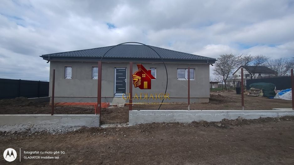 Casa independenta energetic Barnova Cercu, 4 camere, 475 mp teren - Poză 1