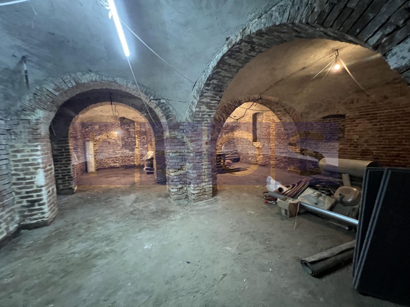 IMOBIL MIXT | ROSETTI | 500 MP | RENOVAT | 2 CORPURI + SUBSOL + CURTI INTERIOARE - Poză 10