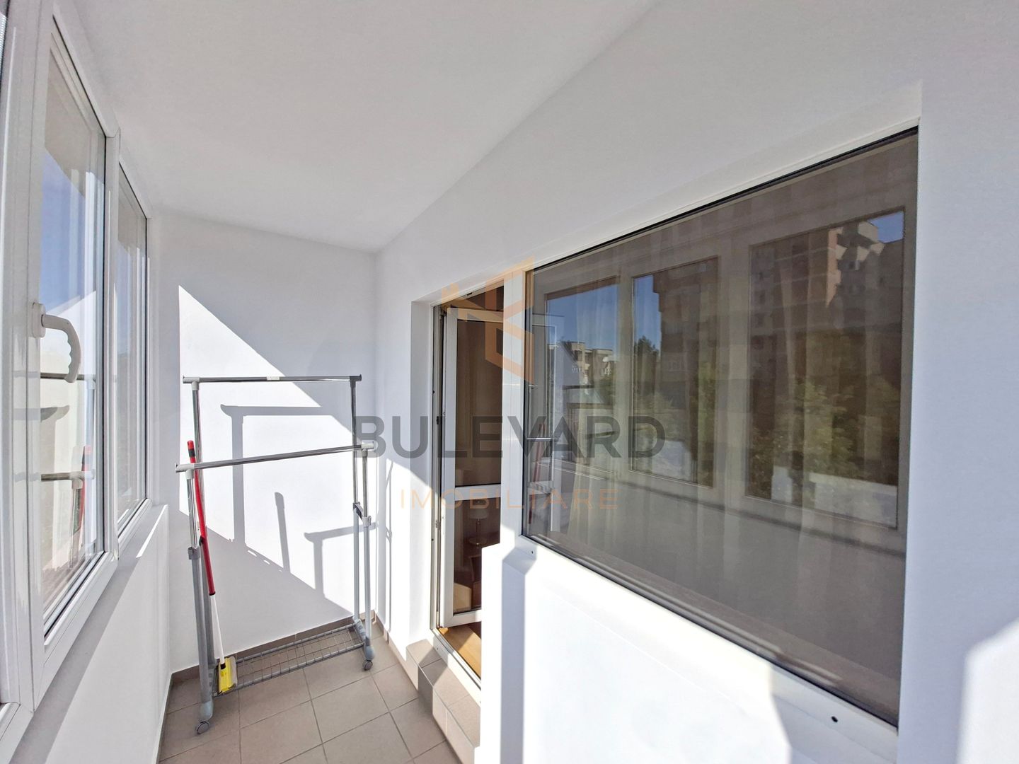 Apartament 3 camere decomandate + parcare, mijlocul strazii Titulescu! - Poză 19