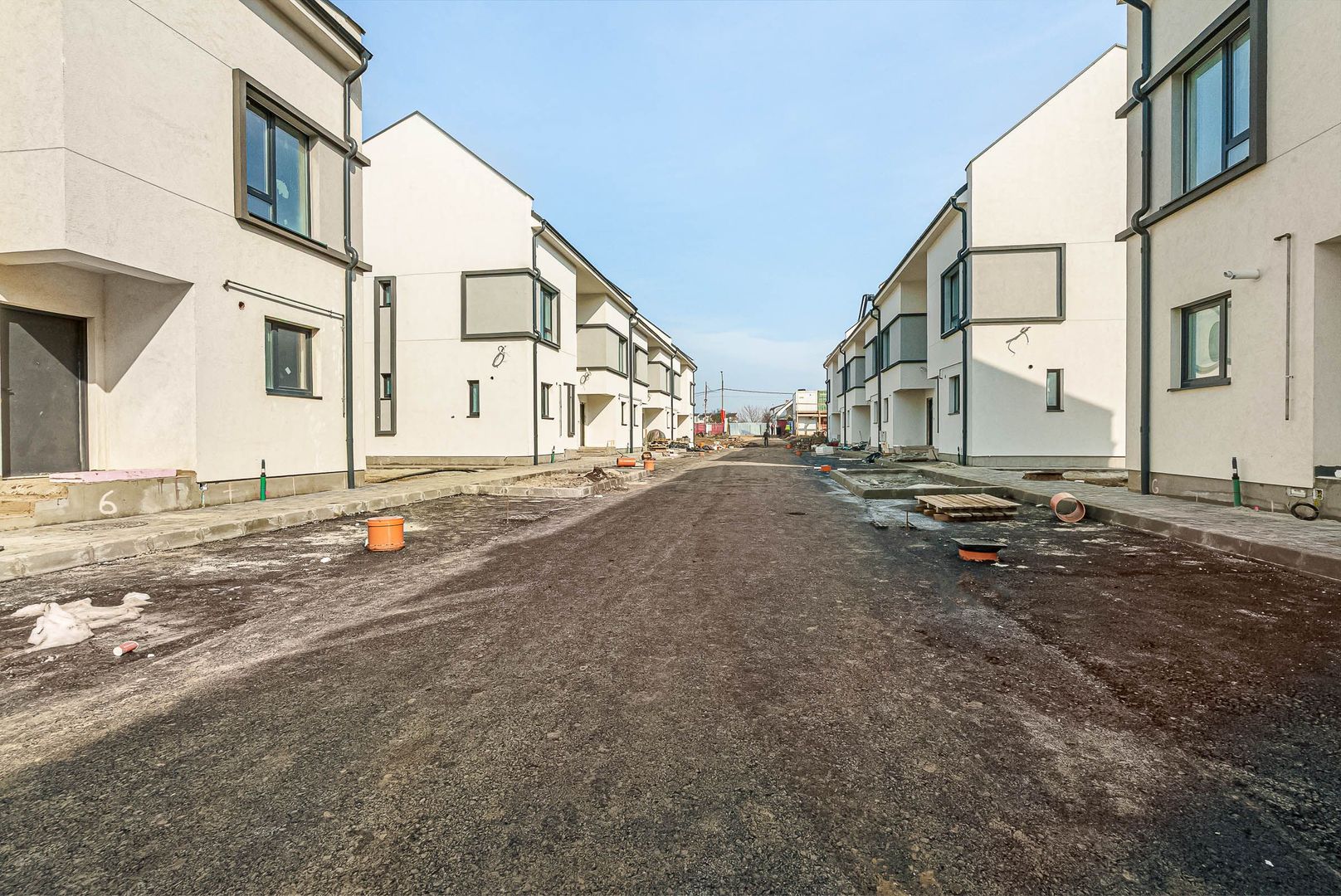 Complex case finalizate str Tiparnitei Sos Giurgiului Dedeman Sector 5 - Poză 2