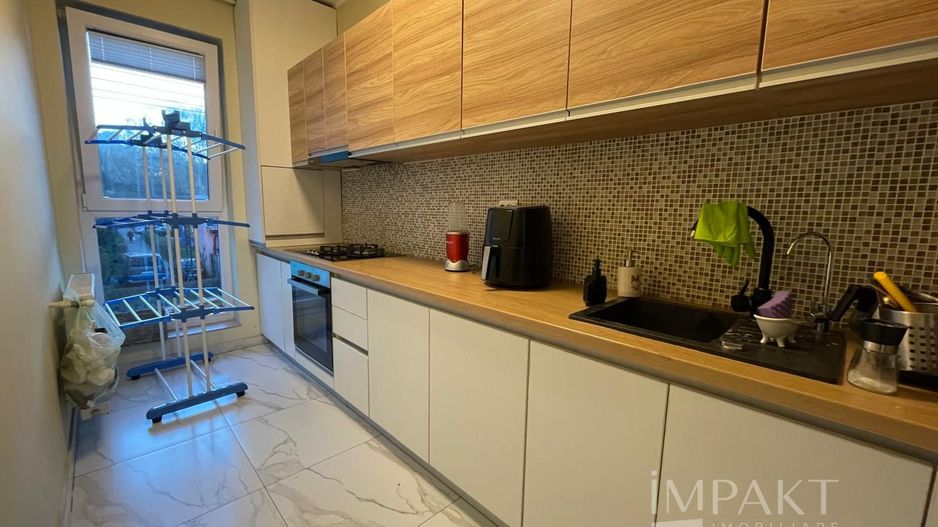 Apartament superb de vanzare cu 2 camere, zona semicentrala! Parcare! - Poză 12