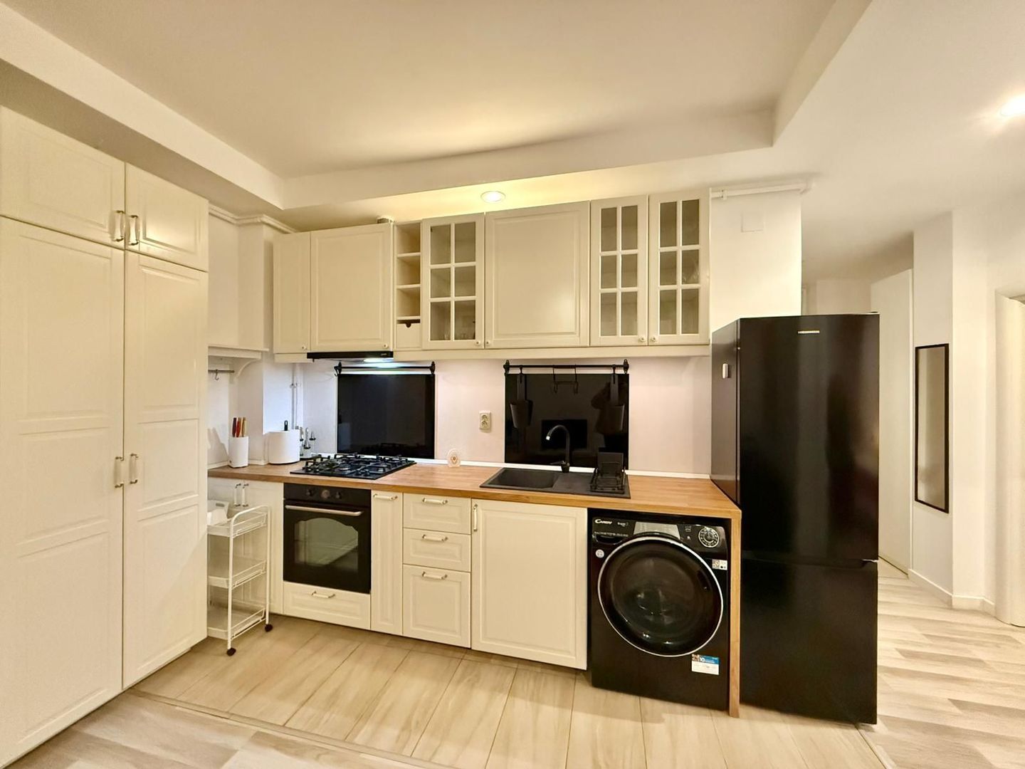COSMOPOLIS - Apartament cu 2 camere, mobilat si utilat. - Poză 6