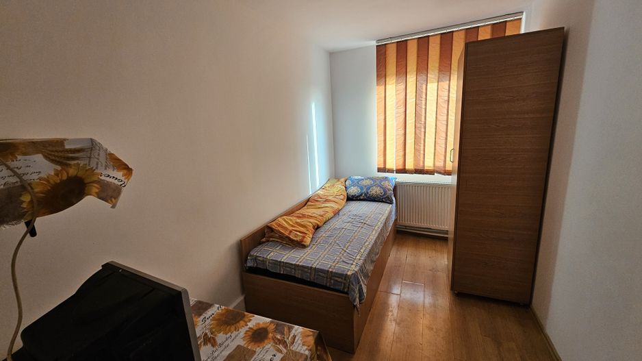Spatiu comercial/camere cazare - 7 camere 135 mp Baicoi Prahova! - Poză 11
