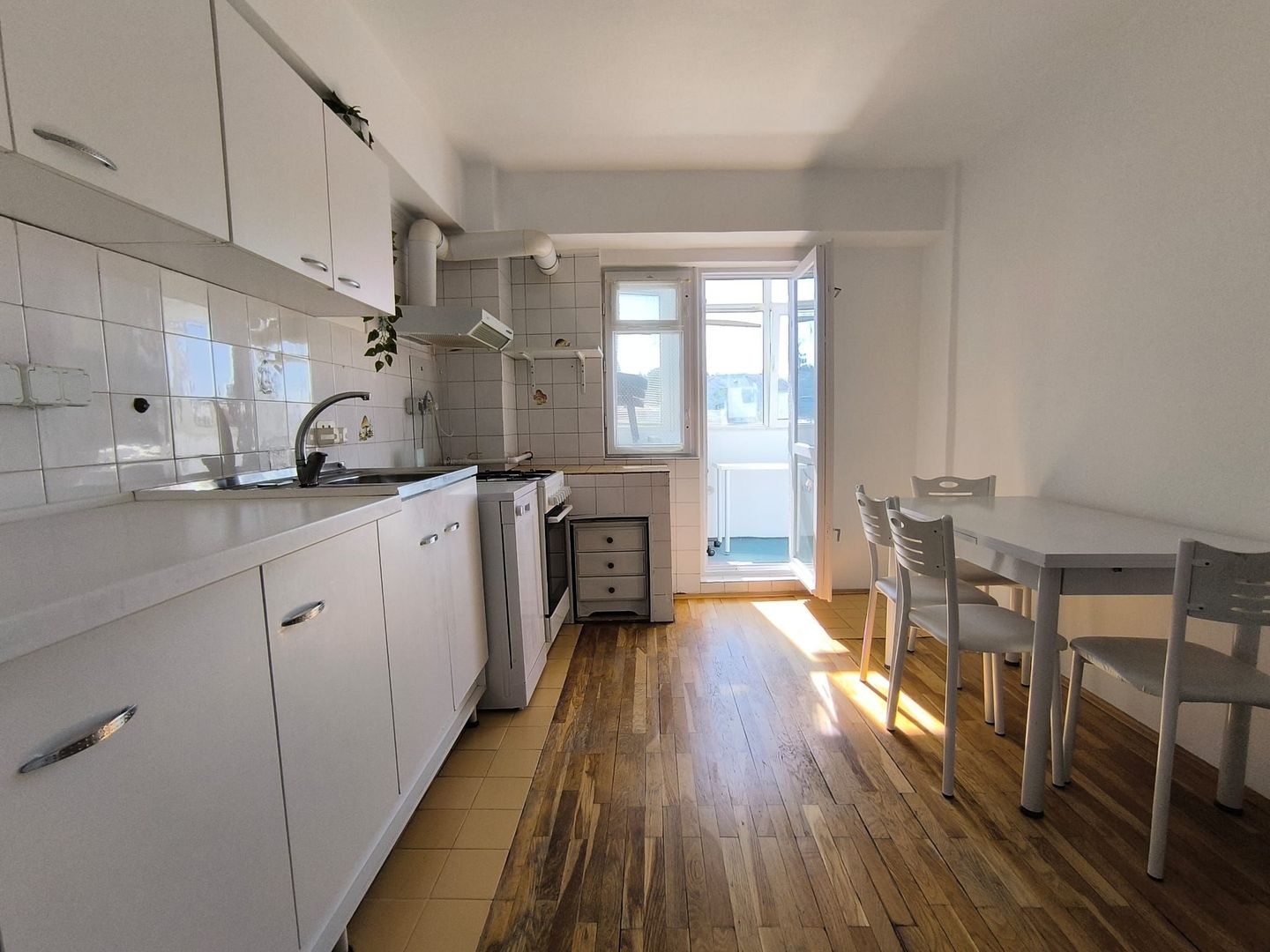 Inchiriere 4 camere Cipariu Centru - Poză 11