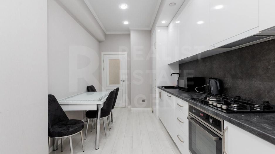 Chirie, apartament, 3 camere, strada Nicolae Starostenco, Centru - Poză 4