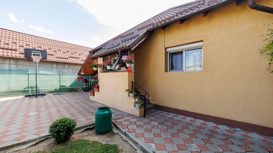 Casă cu teren de 634 mp și beci | Calea Câmpulung, Pitești - Poză 20