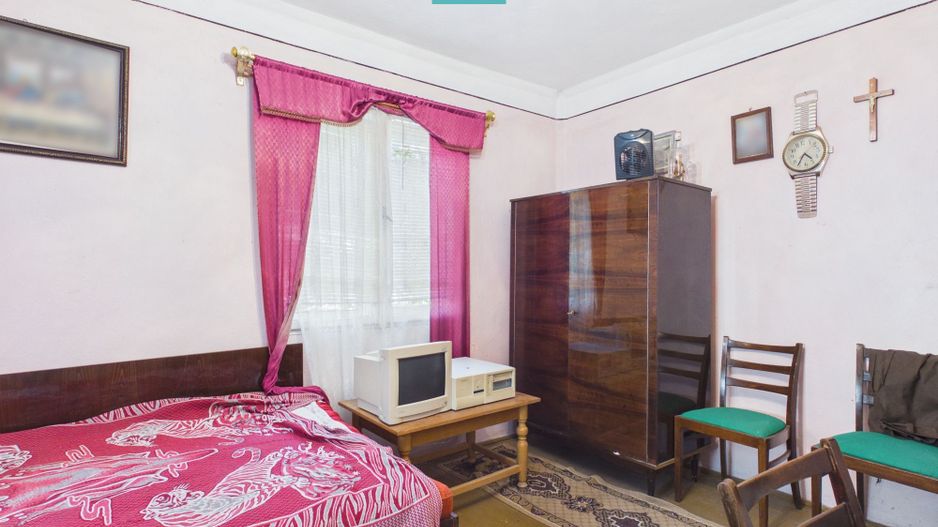 Casă cu 4 camere și teren de 2880 mp în Fiscut - Poză 4