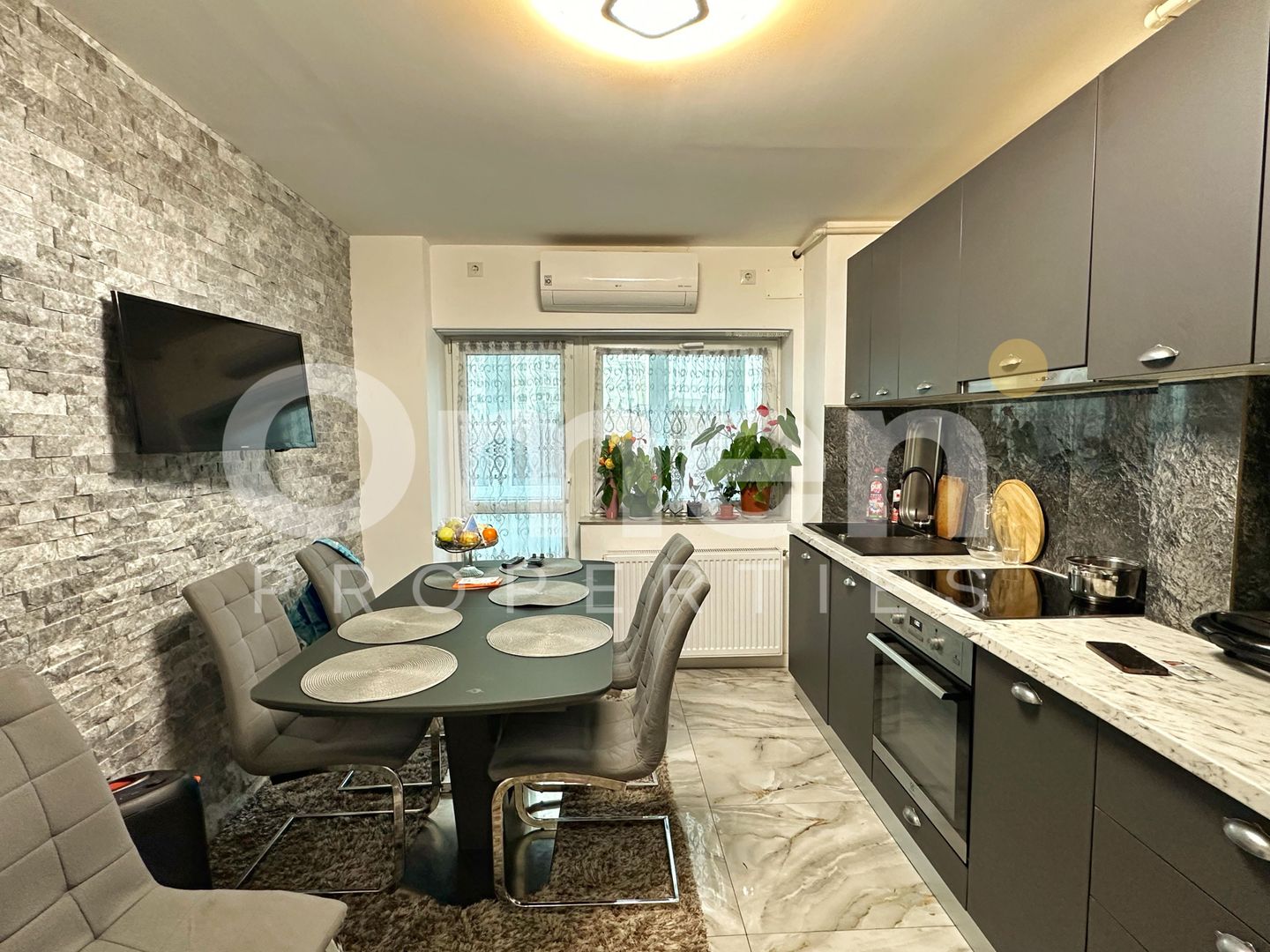 Apartament 3 camere de vanzare bd-ul Decebal - Poză 1