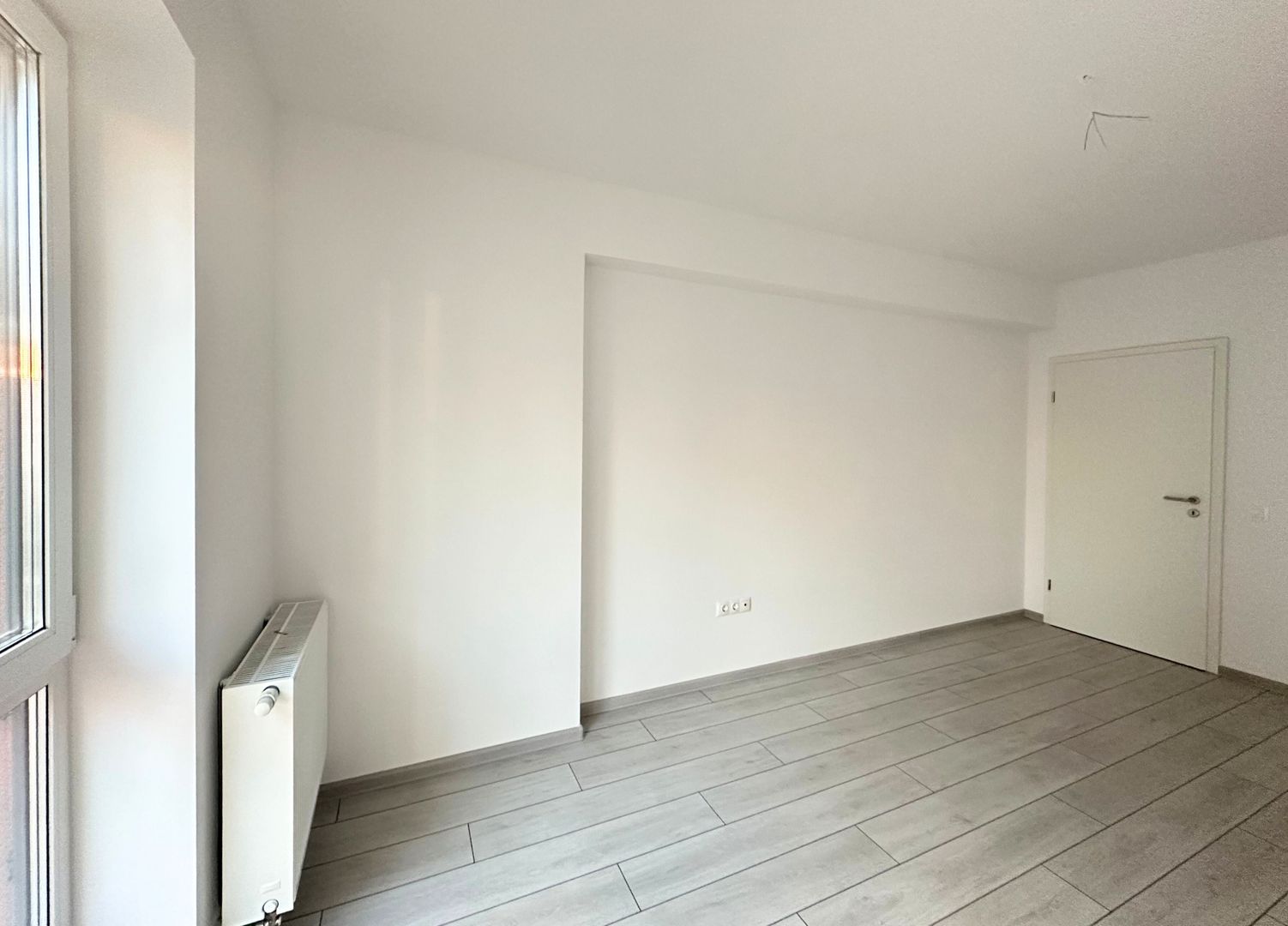 VÂNZARE APARTAMENT 2,5 CAMERE  NOU NELOCUIT - Poză 12