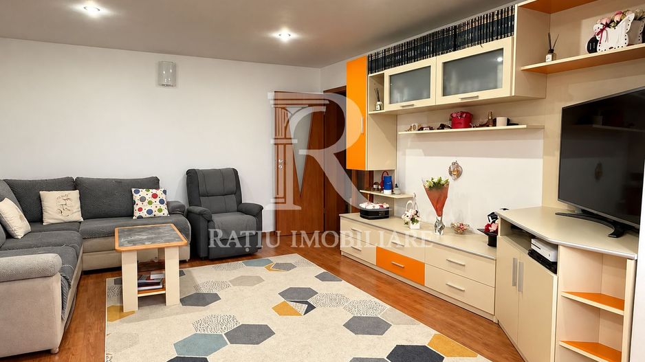 Apartament 3 camere | Zona Cantemir | 70 mp | - Poză 2