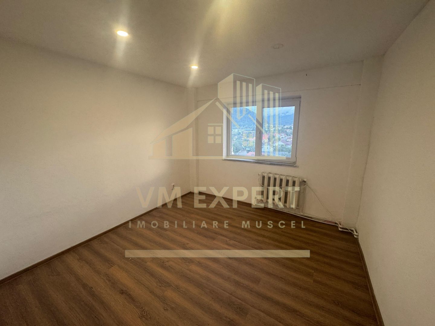APARTAMENT 3 CAMERE ETAJ 7/8 BLOC UNICAT CAMPULUNG OFERTARE MULTIPLĂ OPEN HOUSE 01.09.25-02.09.25 - Poză 4