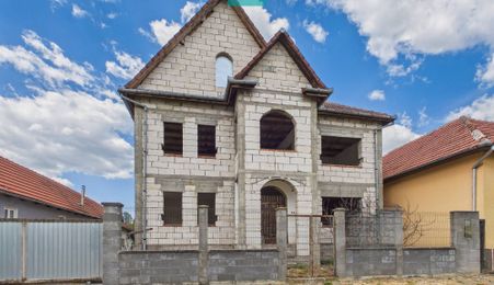 Casă cu etaj construcție nouă, în Sebiș Arad