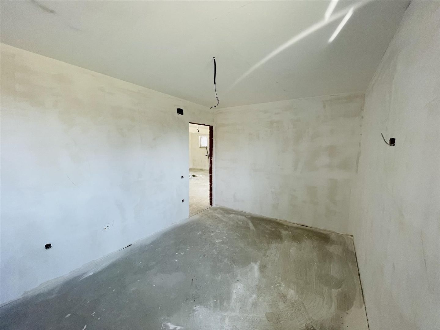 Casa P semifinisata ï¿½n comuna Paleu - Poză 8