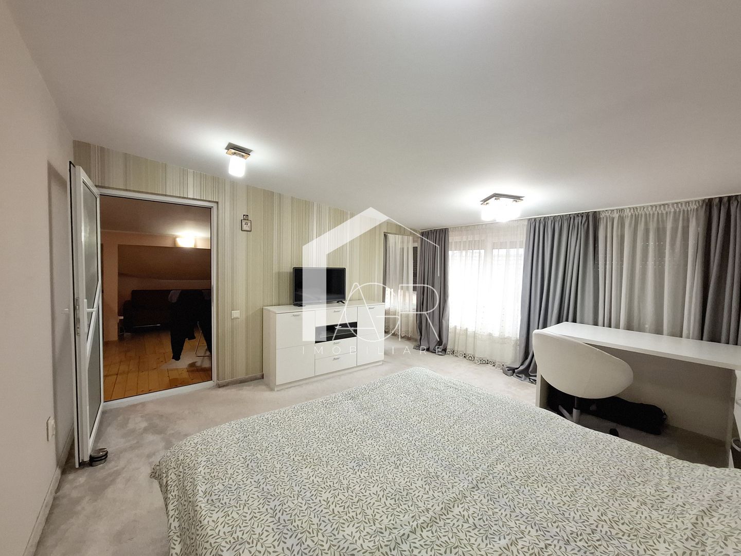 Casa P+M, cu 5 camere, zona Central - Poză 18