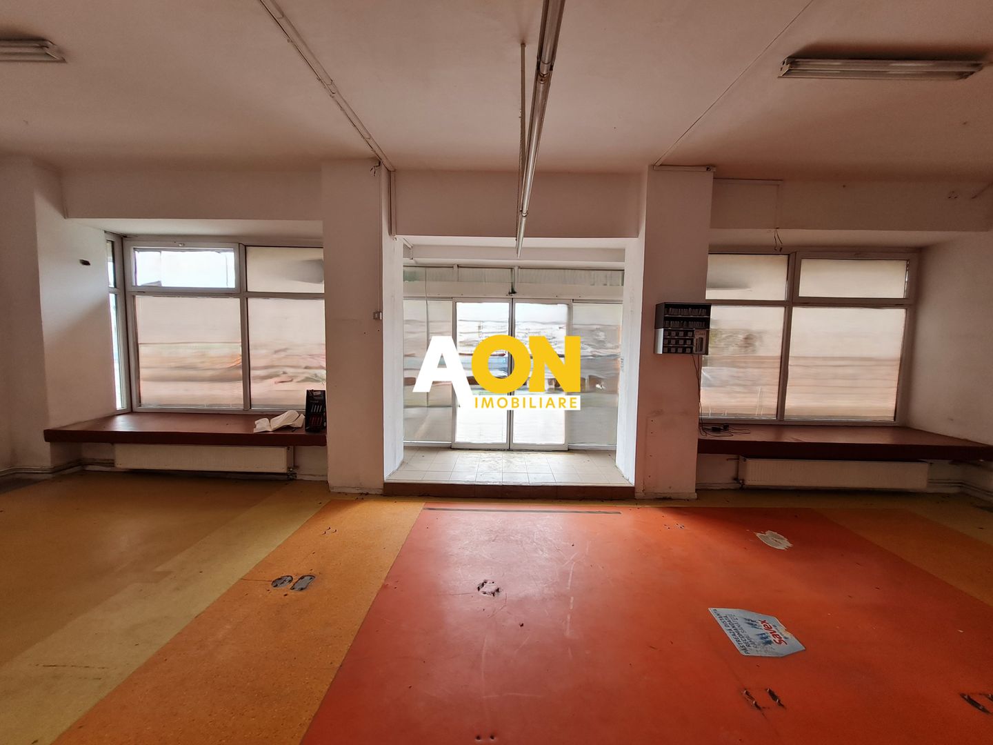 Spatiu Comercial Stradal, 170 mp utili, Trafic Pietonal, Zona Ampoi 3 - Poză 5