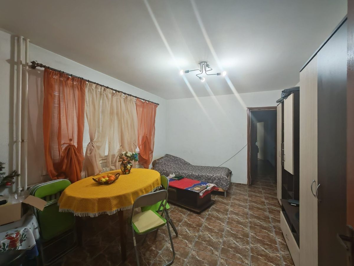 Apartament 3 camere, Brancoveanu, zona Covasna. Loc parcare. - Poză 7