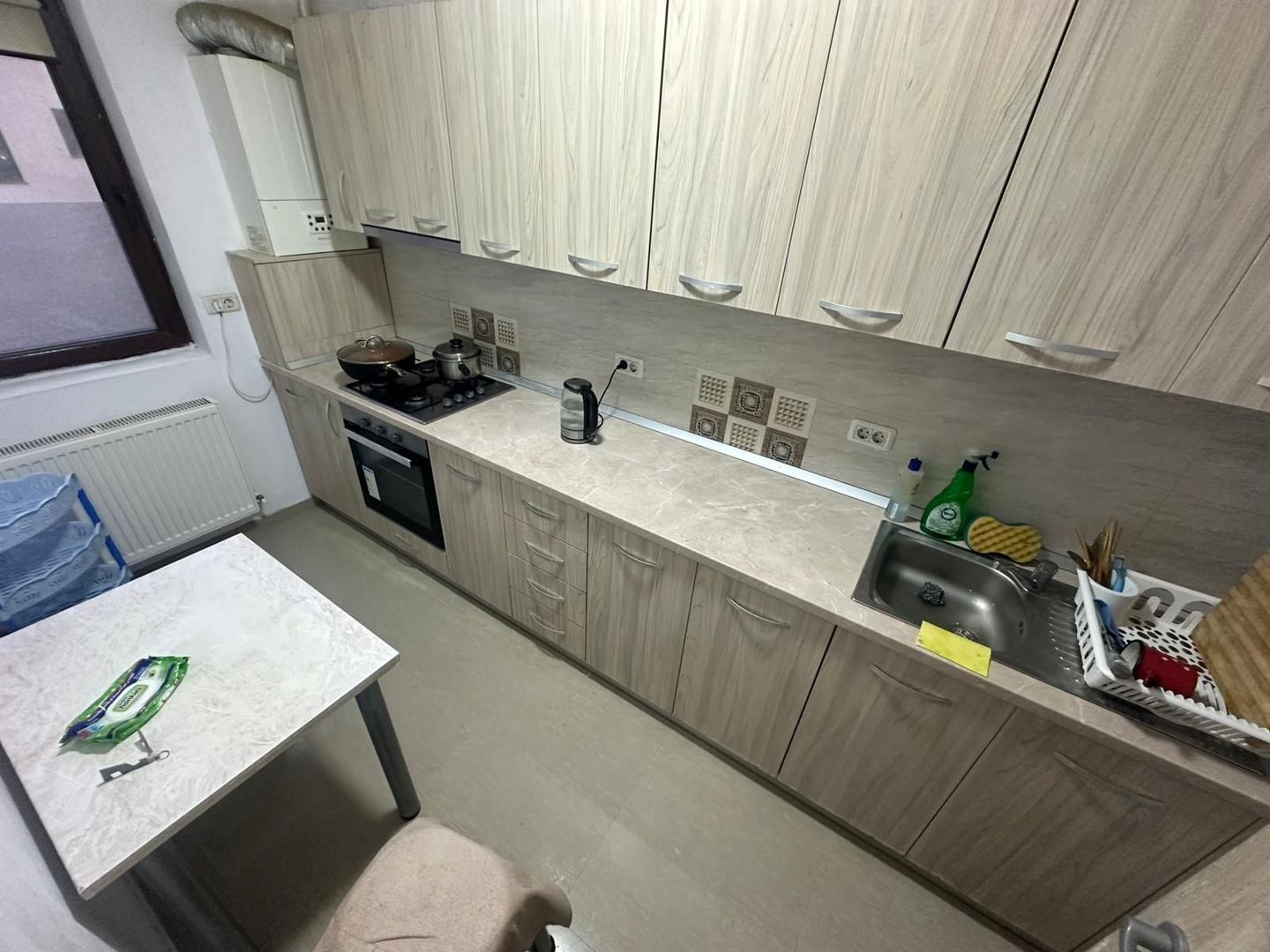 GARSONIERA STEJARULUI, LOC PARCARE, BUCATARIE INCHISA, BLOC NOU - Poză 1