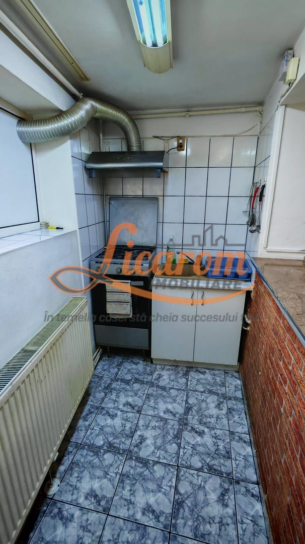 Corp de casa 4 camere zona Nicopole,curte comuna cu 1 familie. - Poză 13