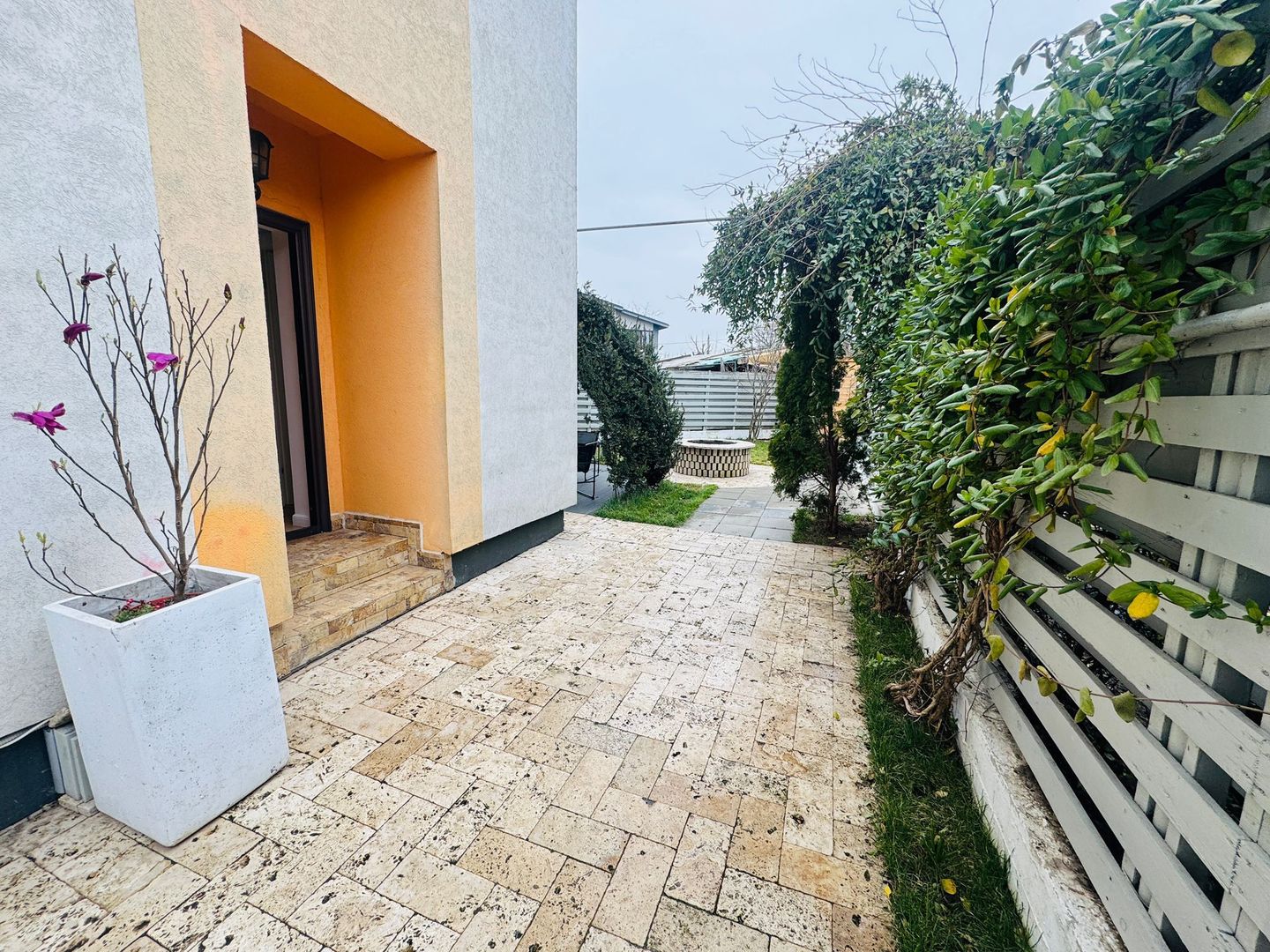 Popesti-Leordeni central vila individuala 130m utili curte 200 mp - Poză 20