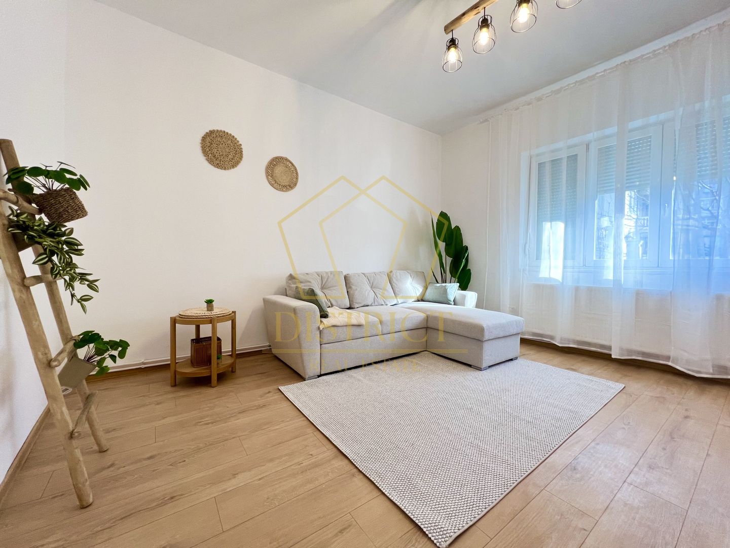 Casa individuala  cu 2 camere | Recent Renovata | Telegrafului - Poză 1