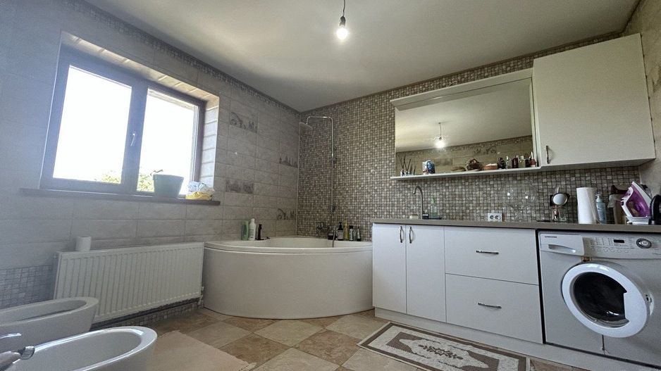 Casă Vilă de Vânzare în Comuna Balțata - Poză 24