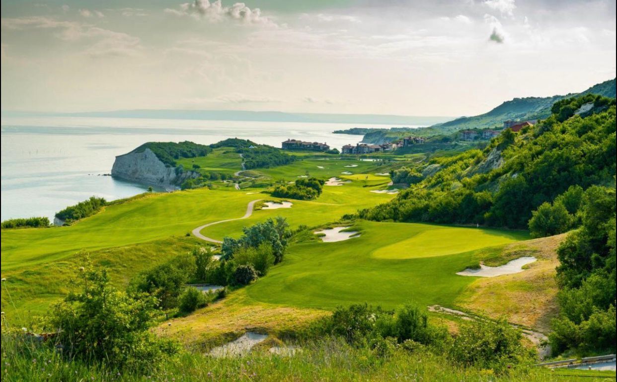 Apartamente cu 2 si 3 camere ideal investitie cu vedere superba langa Balcic - Poză 1