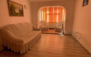 Apartament 3 camere decomandat – Podu Roș- 490 Euro - Poză 1
