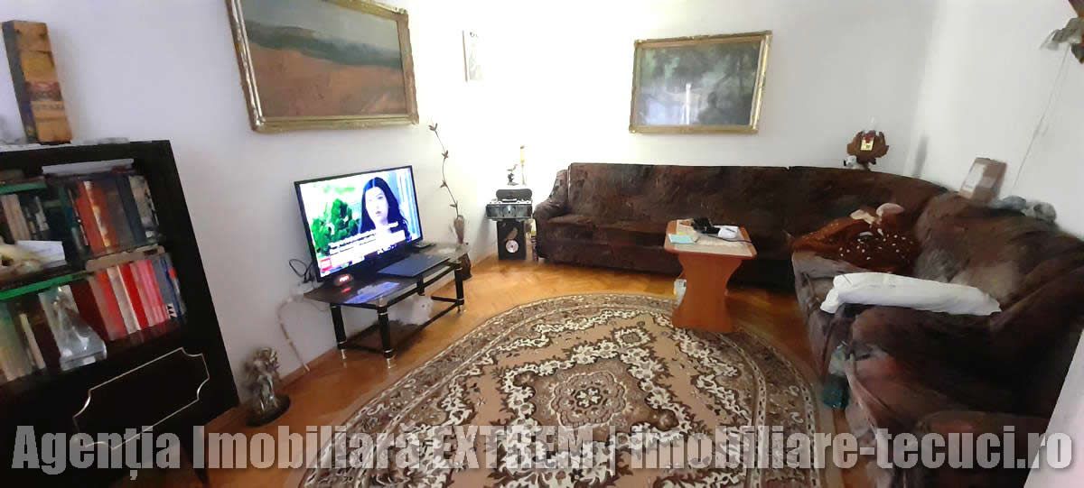 Casă de cărămidă, cu 4 camere, 417mp teren, lăngă Gara de Sud, Tecuci - Poză 9