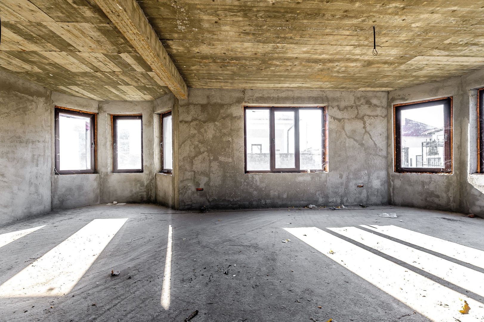 Preț competitiv - Vilă generoasă in cartierul Europa - Poză 2