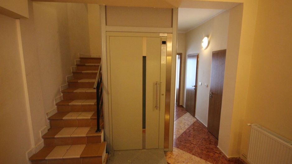 Vila  destinatie camin batrani - Poză 49