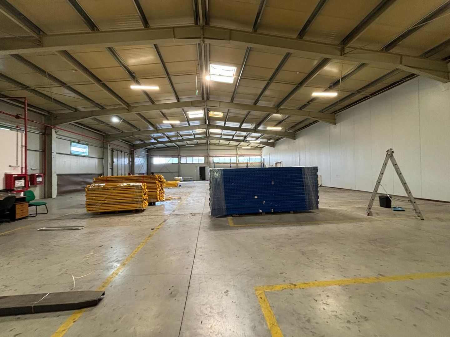 Hala 5000 mp dotata pentru productie si depozitare ISU categoria D - Poză 24