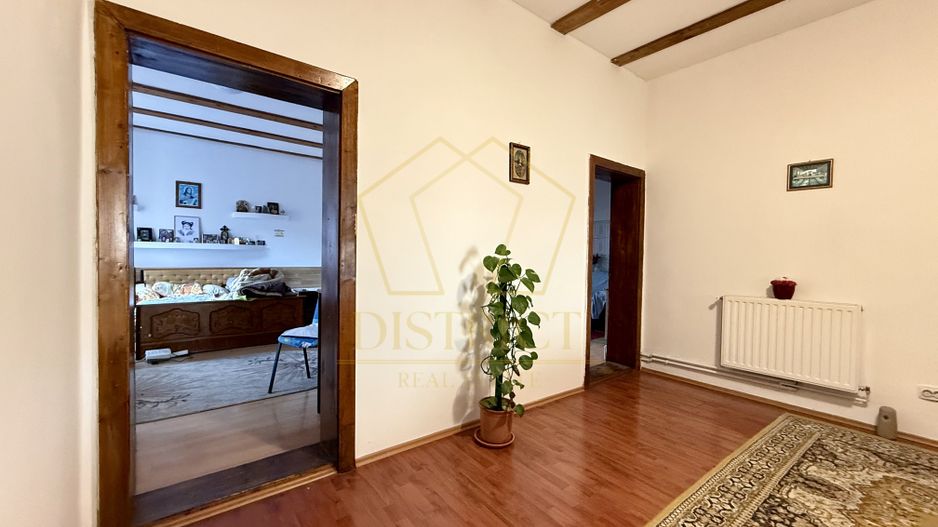 Duplex D+P+1E+M cu 7 camere | Utvin - Poză 5