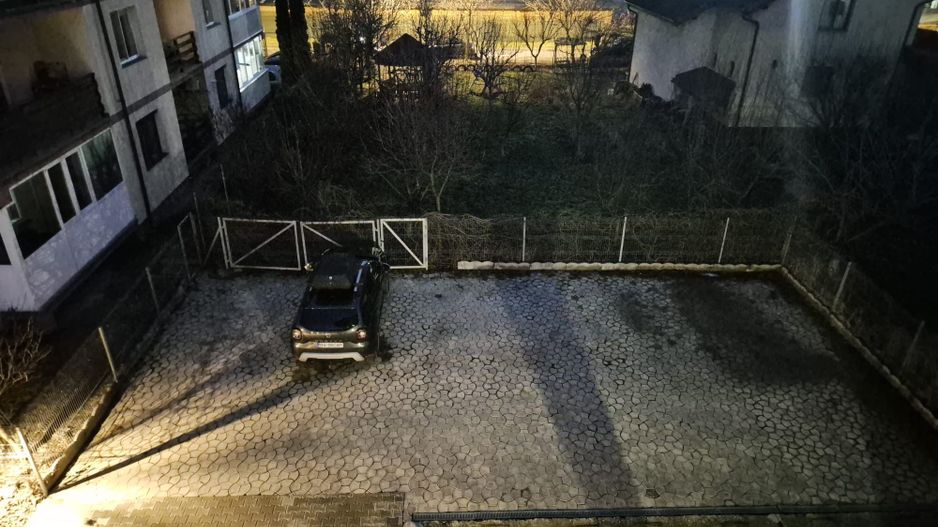 Bloc nou, sectiune mare, apartament 3 camere cu semineu, terasă mare si garaj - Poză 21